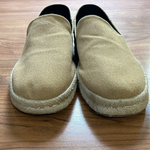 Tom’s shoes - Picture 4 of 6